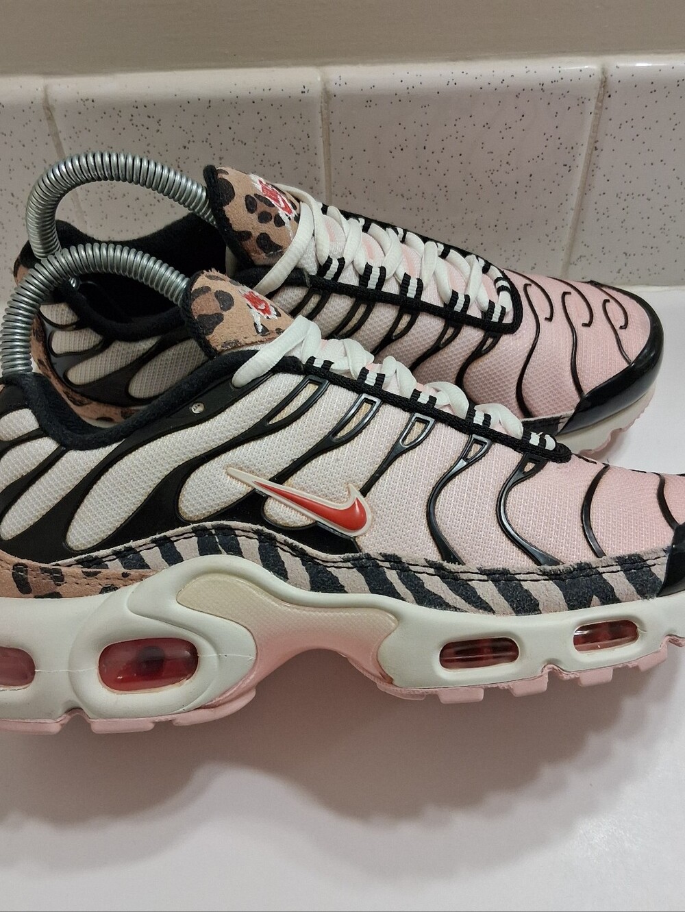 Nike Air Max Plus "Animal Instinct" Sneakers Womens 6 Pink Leopard Zebra Print